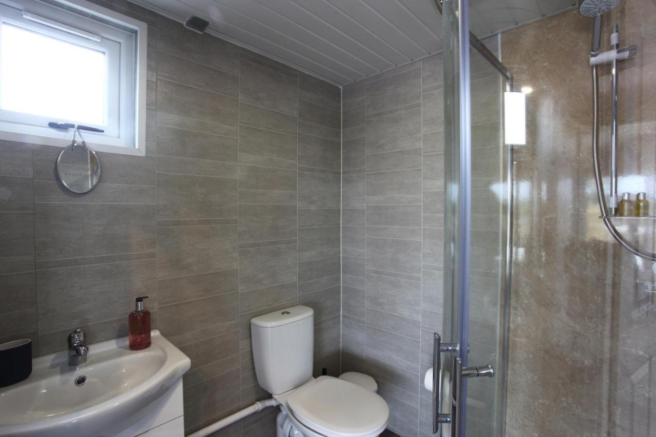 Deerfin Rentals Private Chalet With Hot Tub Ballymena Bagian luar foto