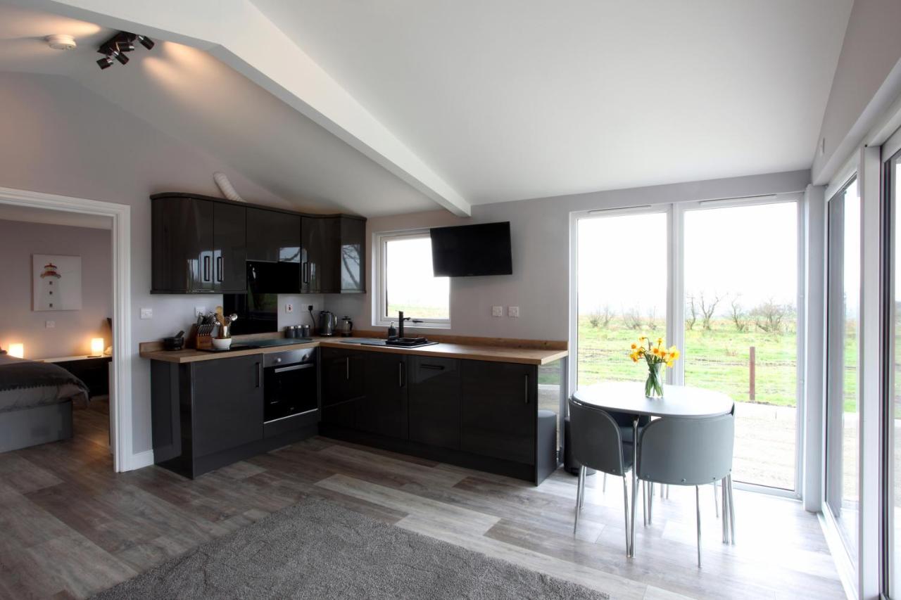 Deerfin Rentals Private Chalet With Hot Tub Ballymena Bagian luar foto