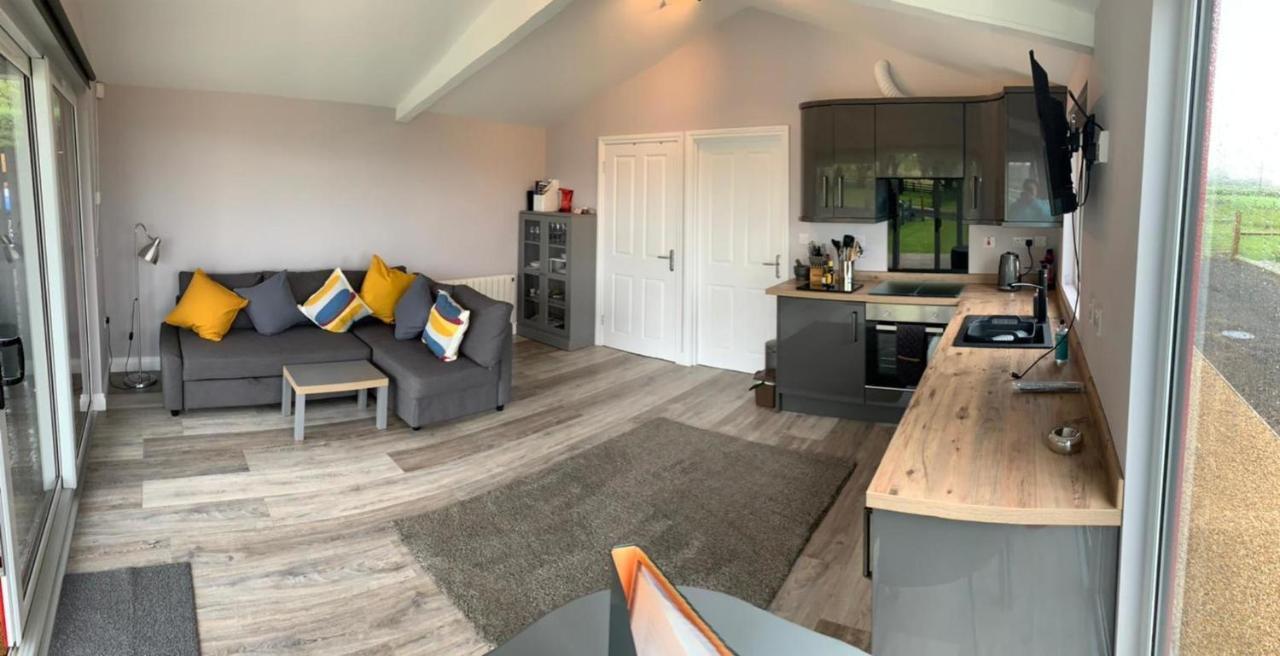 Deerfin Rentals Private Chalet With Hot Tub Ballymena Bagian luar foto